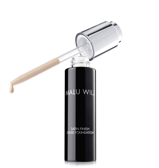 malu wilz Satin Finish Liquid Foundation צילום יחצ malu wilz Satin Finish Liquid Foundation צילום יחצ